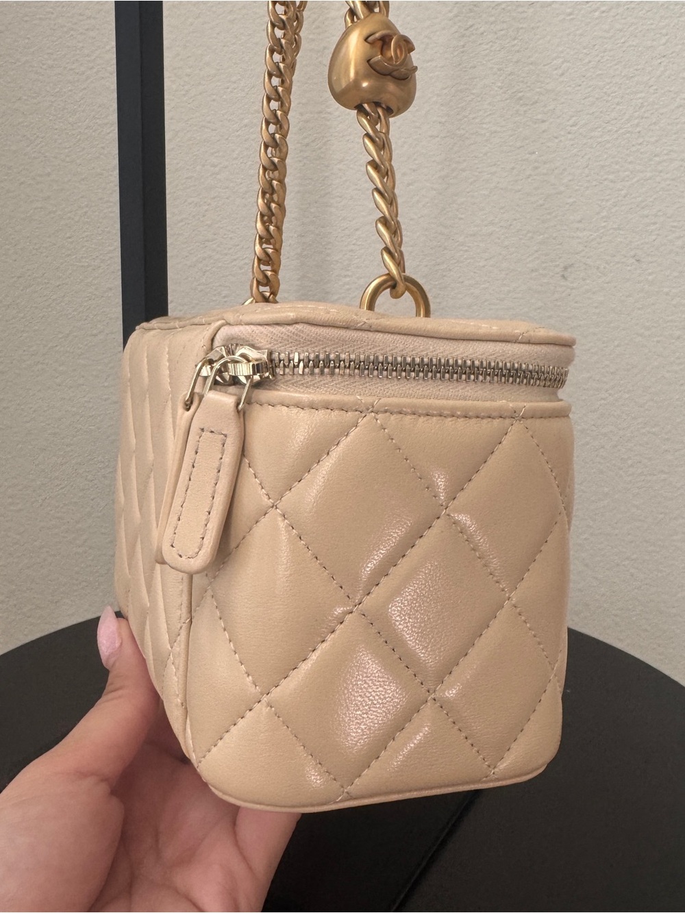 Chanel - Small Sweetheart Vanity - Picture 6 of 14
